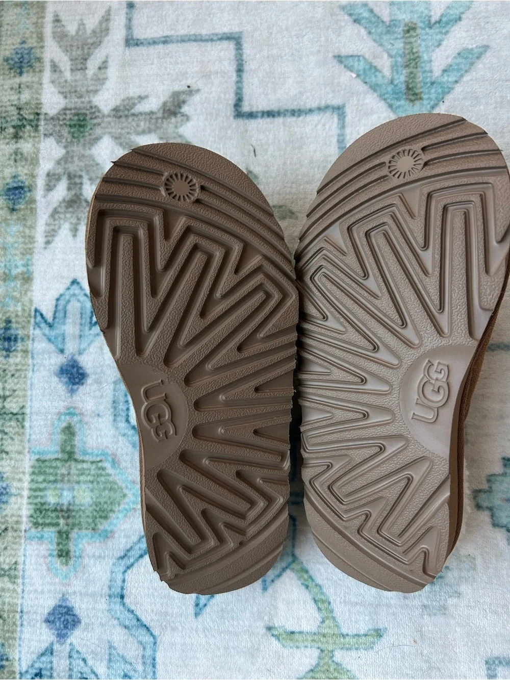 UGG Kids Chestnut Brown Plush-Lined Slip-On Slippers